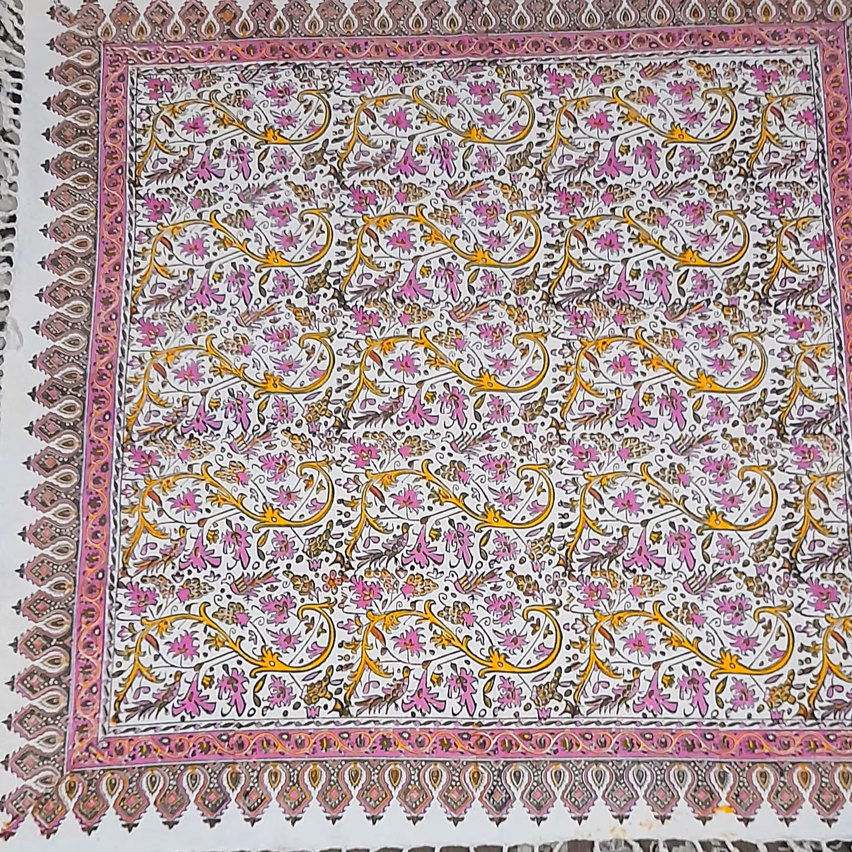 سفره ورومیزی قلمکاری 4نفره سنتی طرح انگوری صورتی رنگ