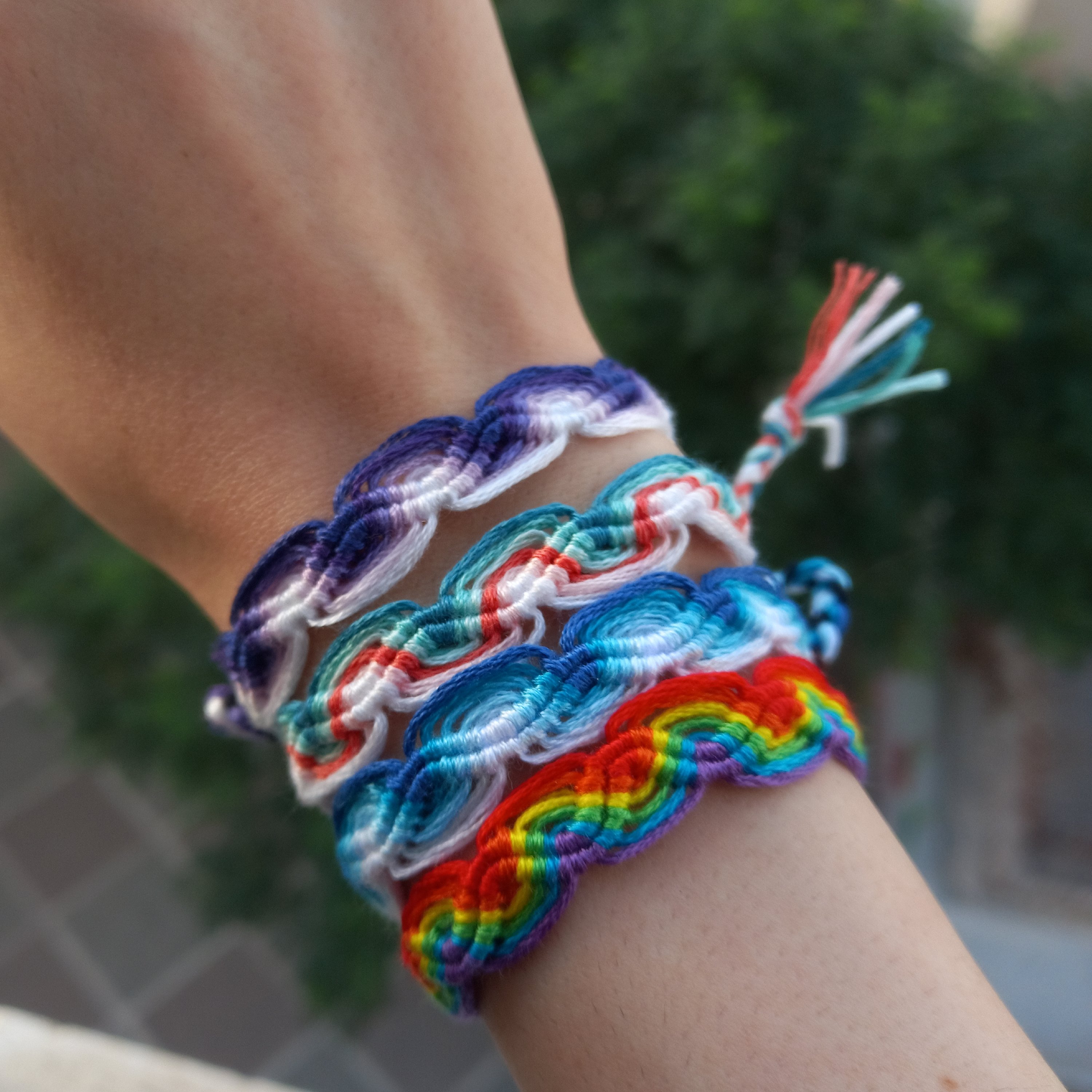 دستبند دوستی موجی ( محصول کاملا دستساز تیم گوزن آبی)