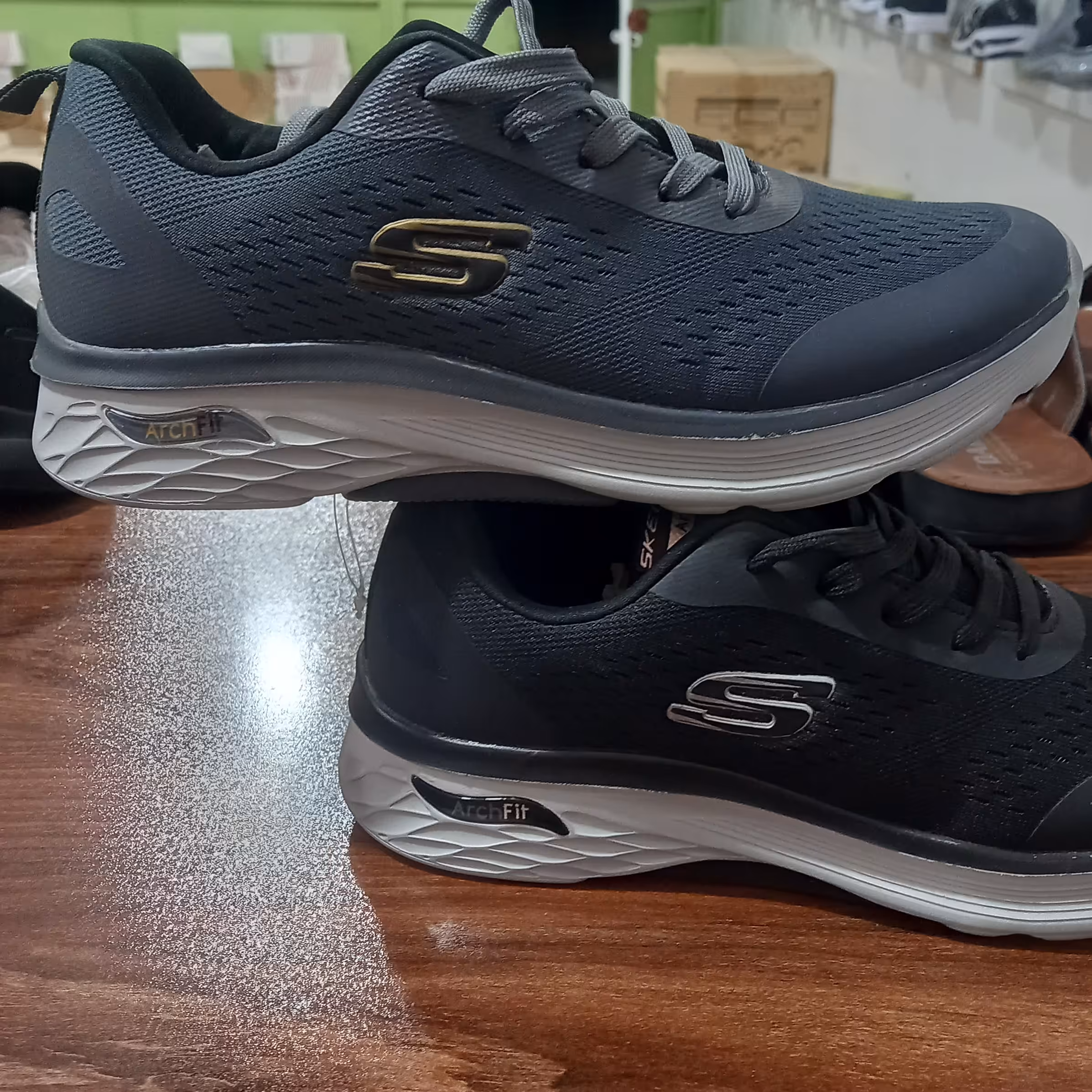 کتونی اسکیچرز 