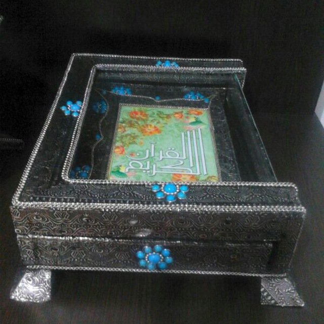 جعبه قران به انضمام کتاب قران ابعاد جعبه 32در 27 و کاغد سفید قرآن با ترجمه و با کیفیت با خط خوانا (پس کرایه)