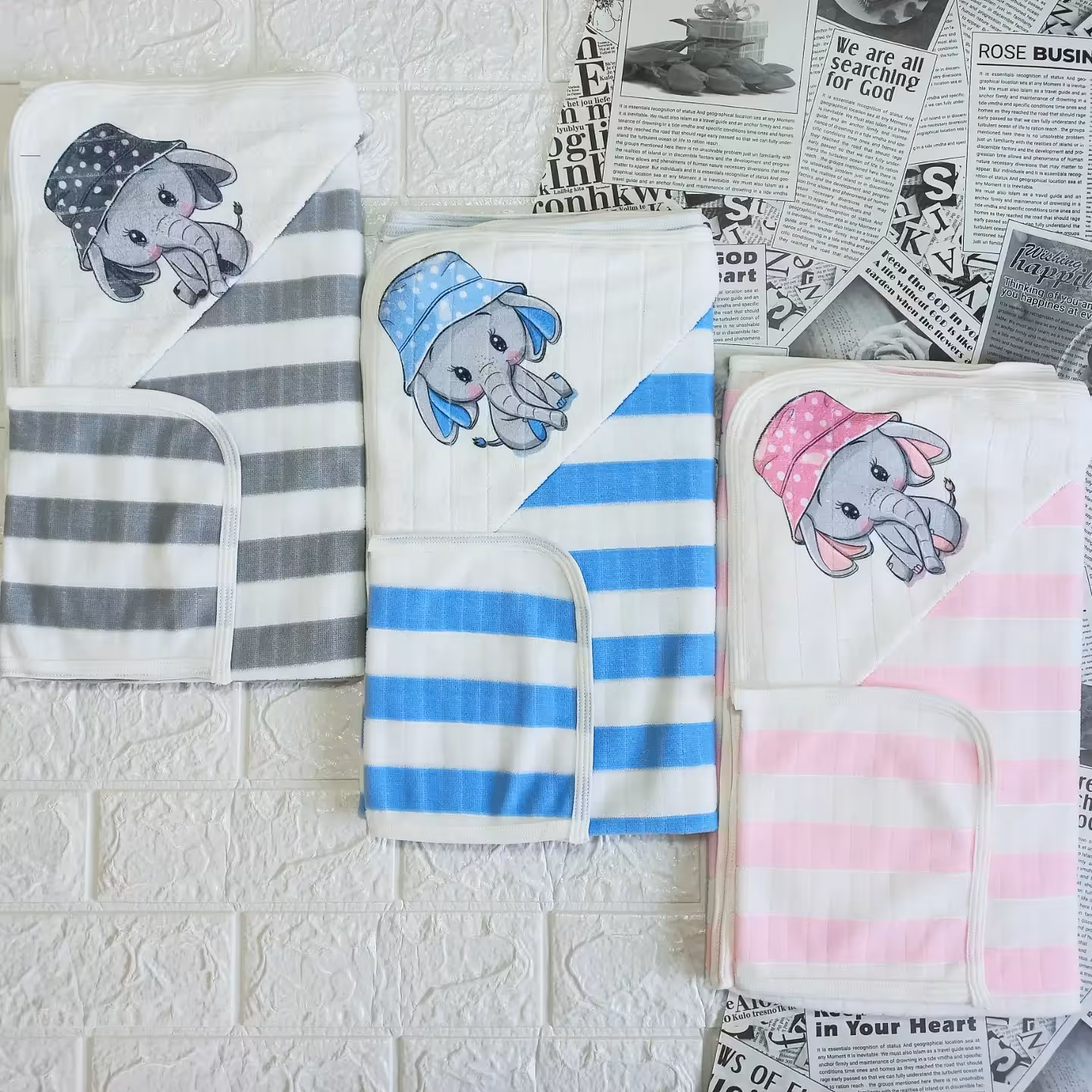 حوله و لیف راه راه نوزاد طرح فیل سایز 90 در 3 رنگ