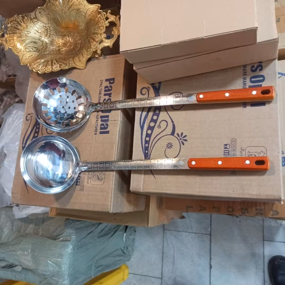 کفگیر و ملاقه استیل دسته چوبی