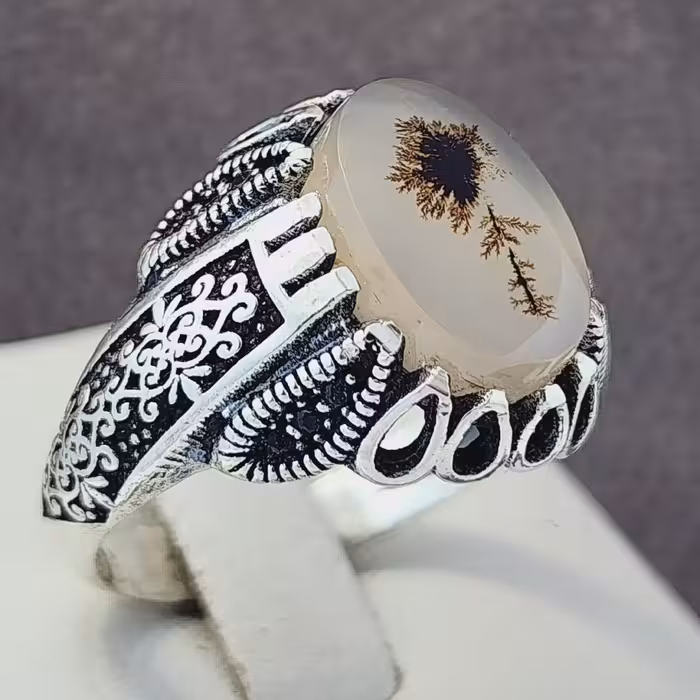 نگین شجر با طرخ زیبا بر روی نگین اصل و معدنی با رکاب نقره 