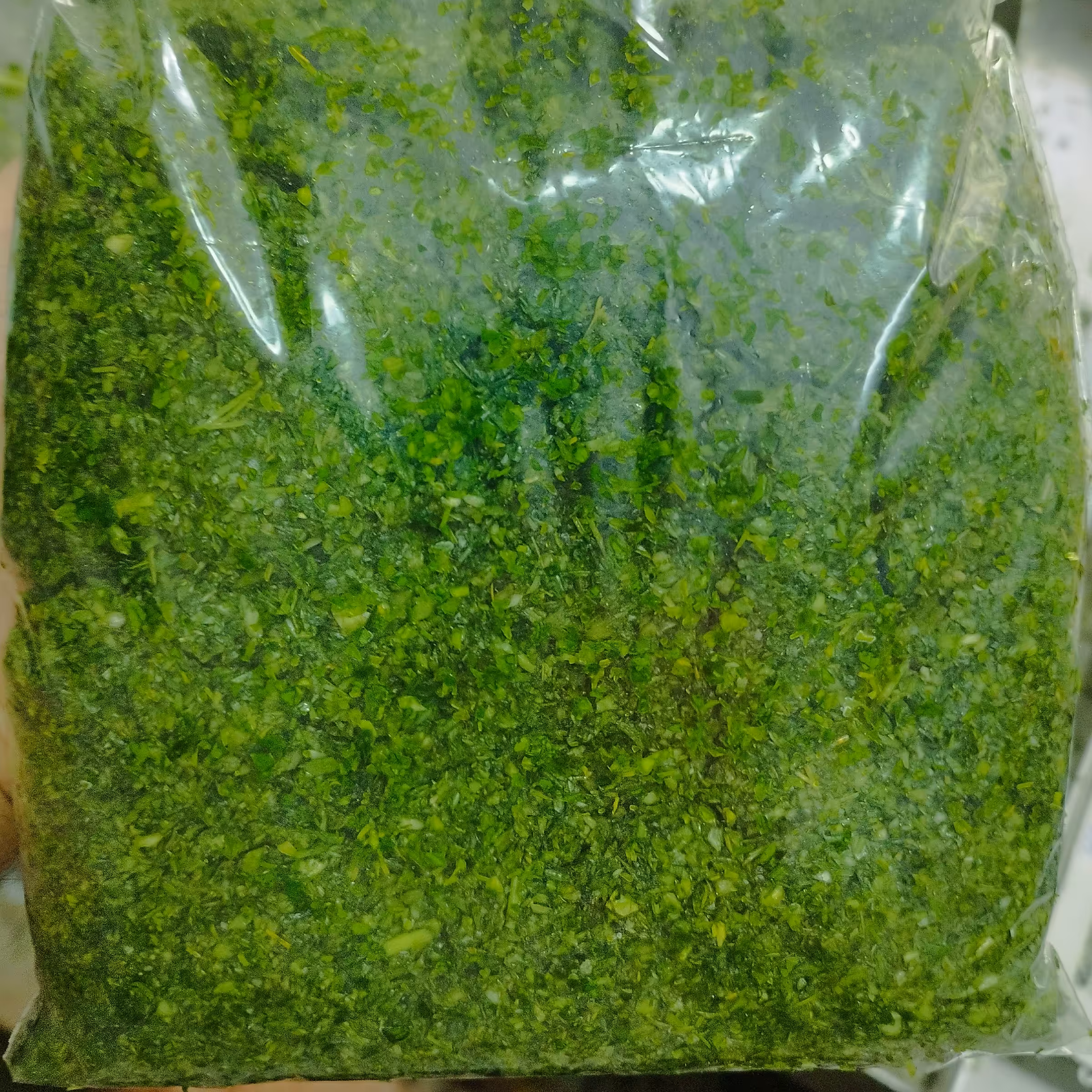 سبزی قرمه تمیز  بدون ساقه خرد شده وزن به دلخواه