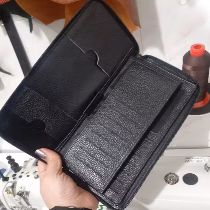 کیف پول مردانه مشکی چرم  طبیعی بز  (جا کارت.جای عکس.اسکناس.و چک)