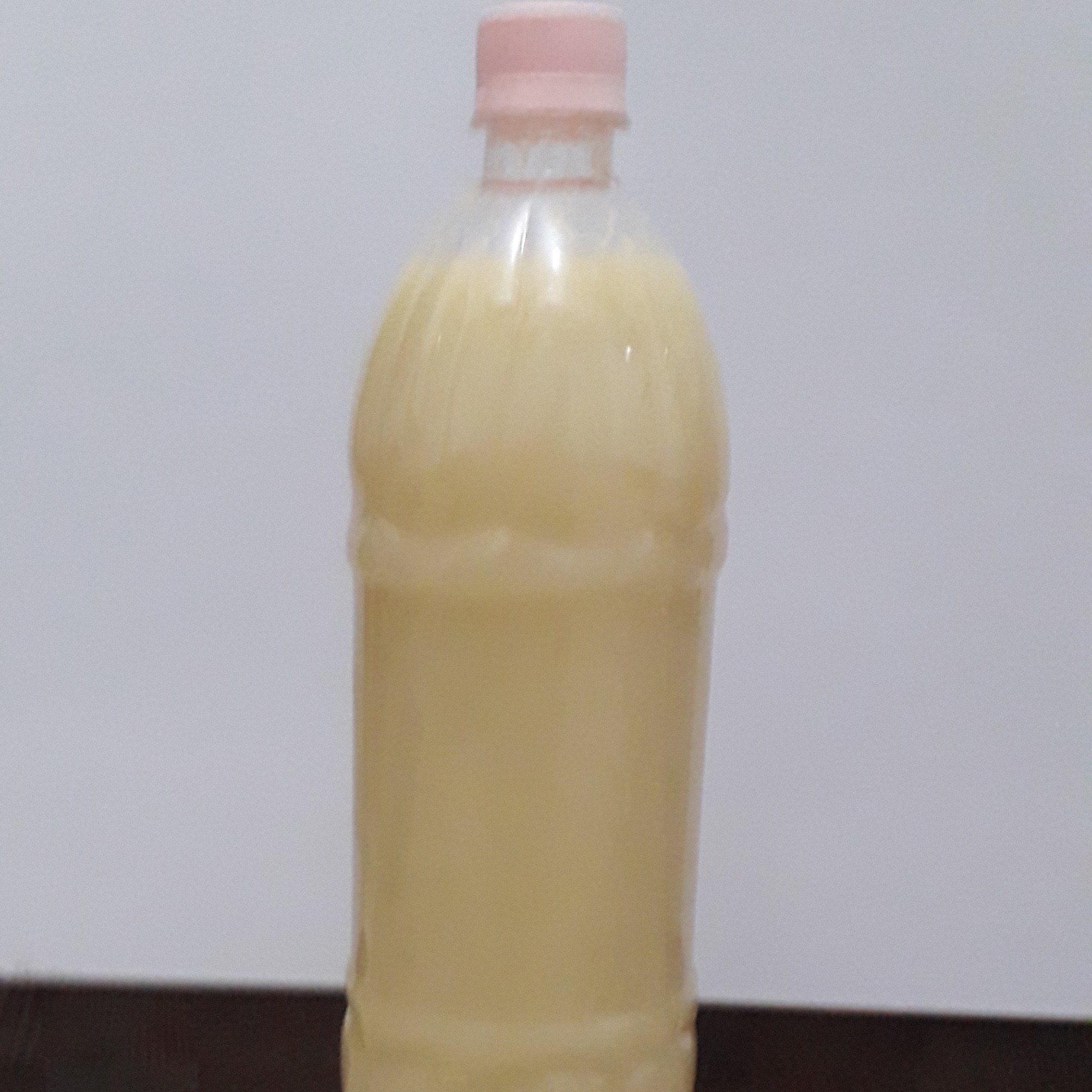 آبلیمو تازه خانگی به شرط طبیعی و بدون افزودنی در بطری (یک و نیم لیتری)