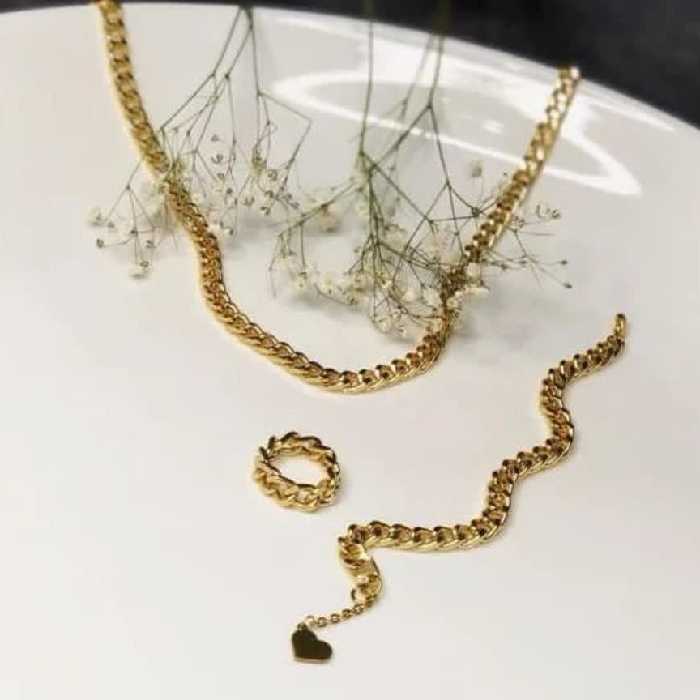 ست کارتیر استیل رنگ ثابت ضدحساسیت و آبکاری شده زنجیر 6میلی باآویز دلخواه شما