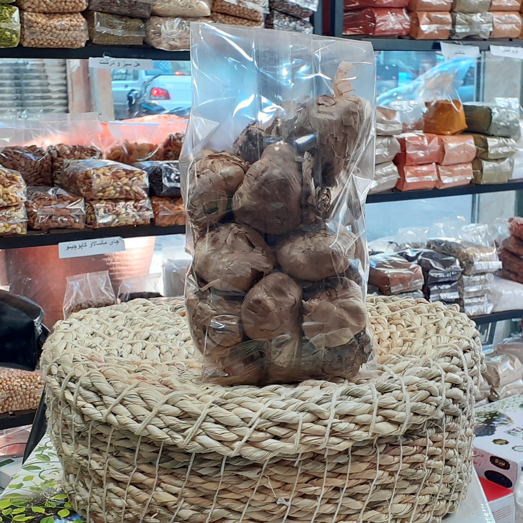 سیر سیاه یک کیلویی 