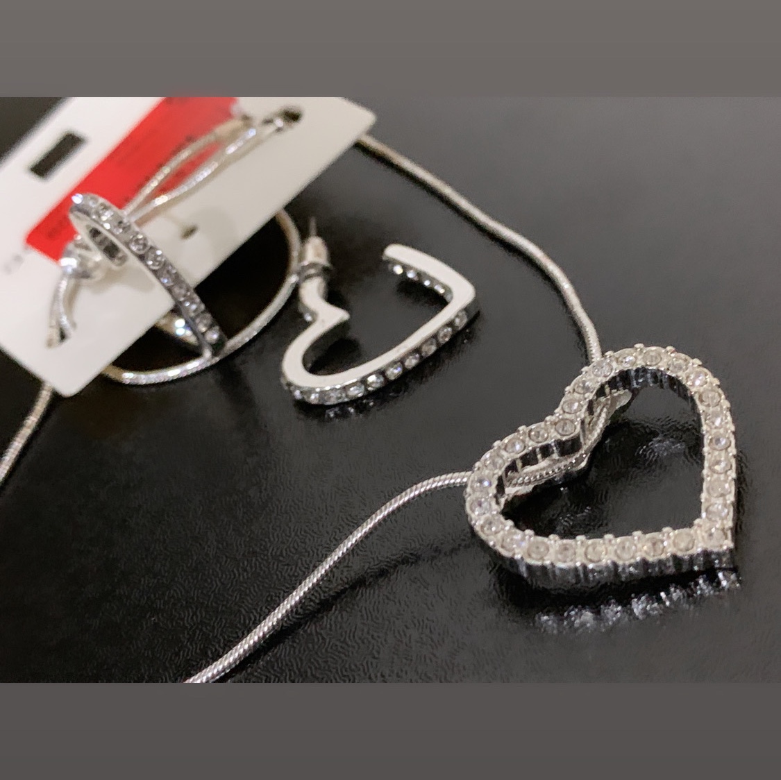 نیم ست گردنبند و گوشواره قلب 