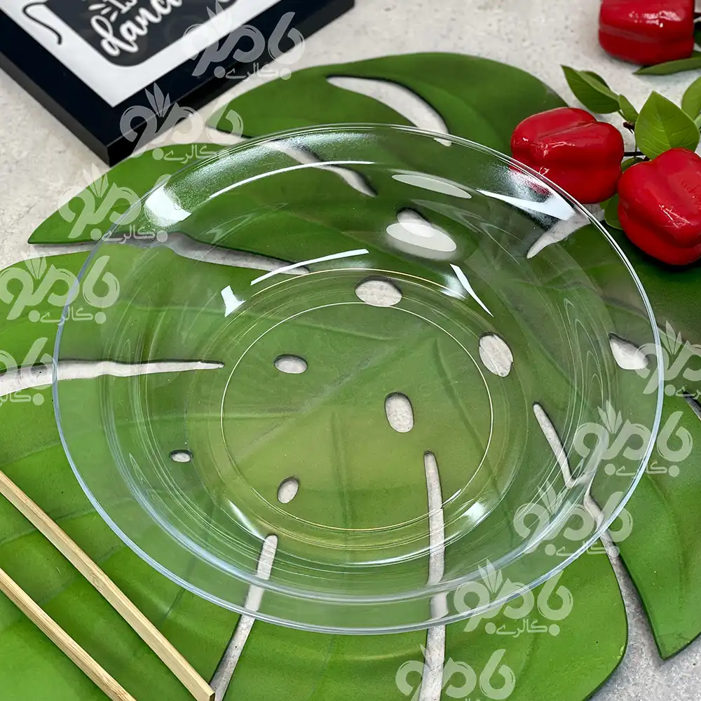 سالاد و پاستا خوری شیشه ای زنگان