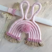 اویز مکرومه خرگوش.برای اتاق کودک و اویزماشین وجاسویچی.با رنگ و طرح دلخواه قابل سفارش