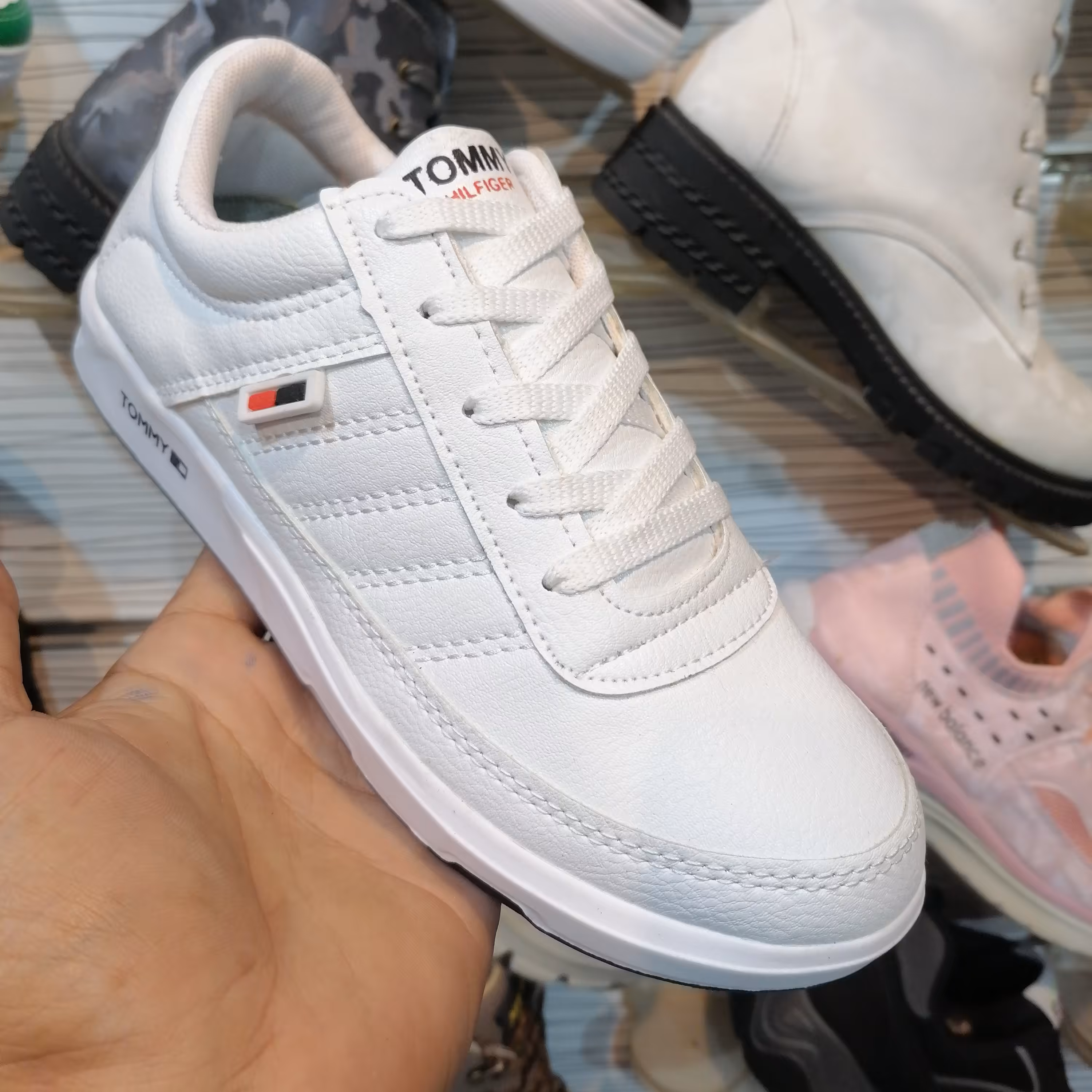 کفش مدل تامی.