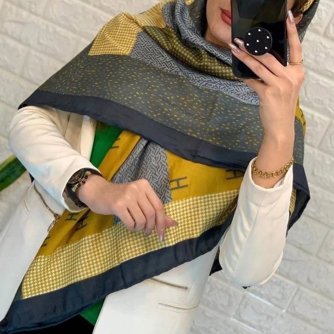روسری نخی صابونی دور دستدوز و قواره بزرگ