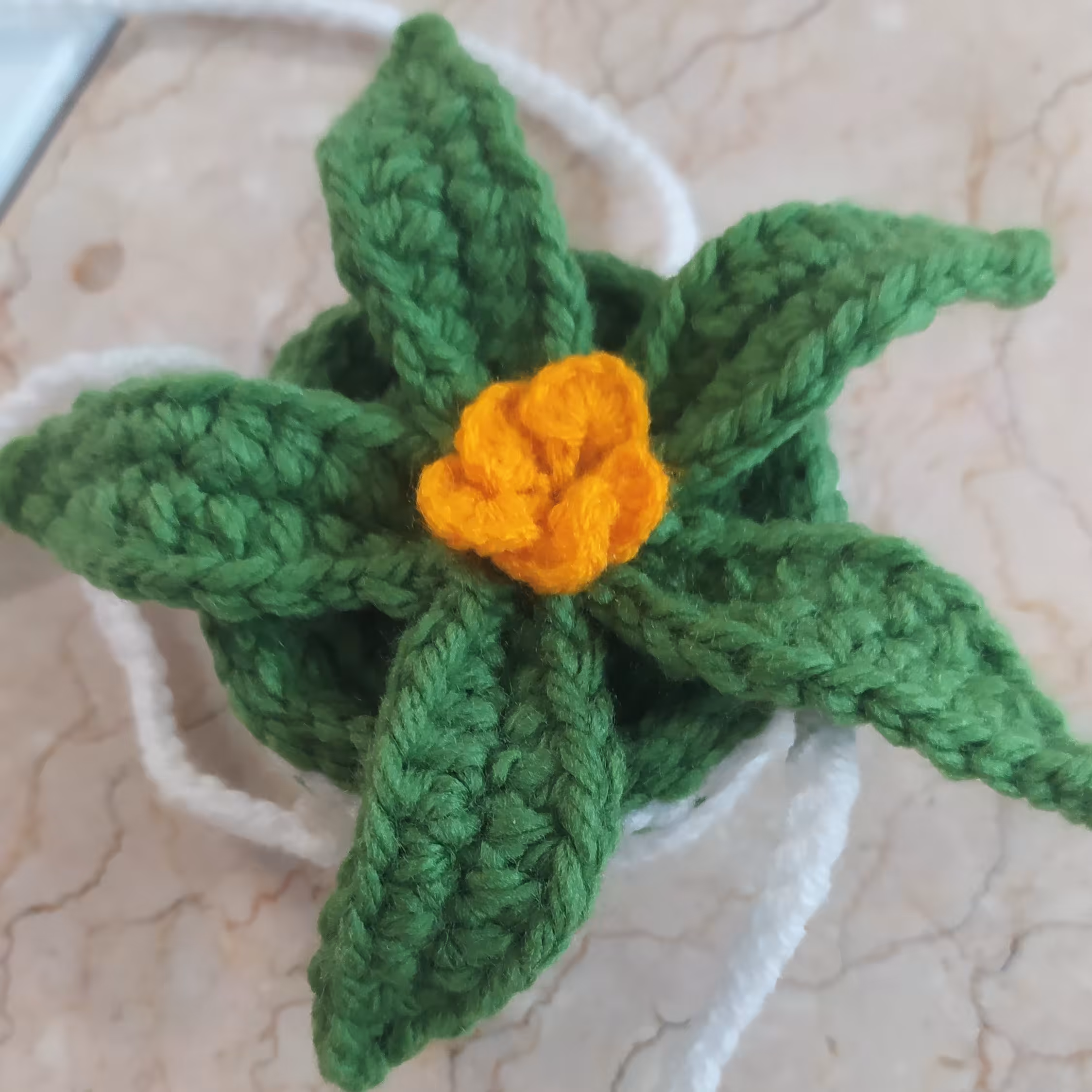 گل بافتنی زیبا با گلدان 