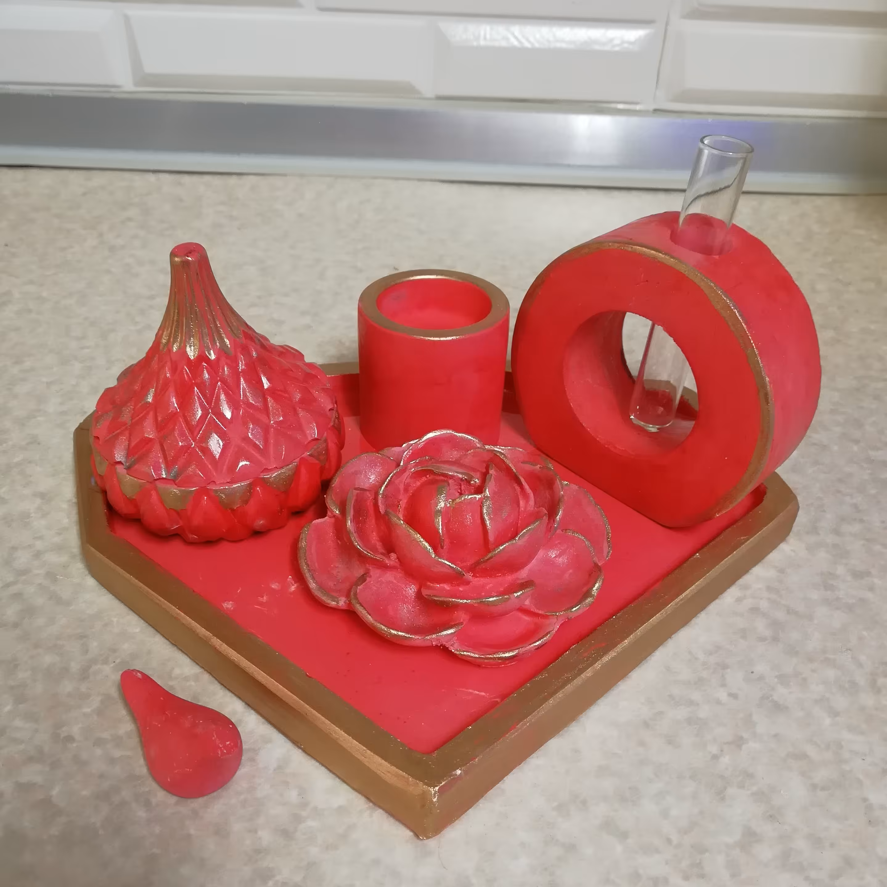 دکوری سنگی 6تکه. دکوری سنگی خاص. گلجای، جاشمعی، جاعودی،سینی چند وجهی با طول 25سانت،جاجواهری و مرغ آمین.قابل اجرادرهررنگ