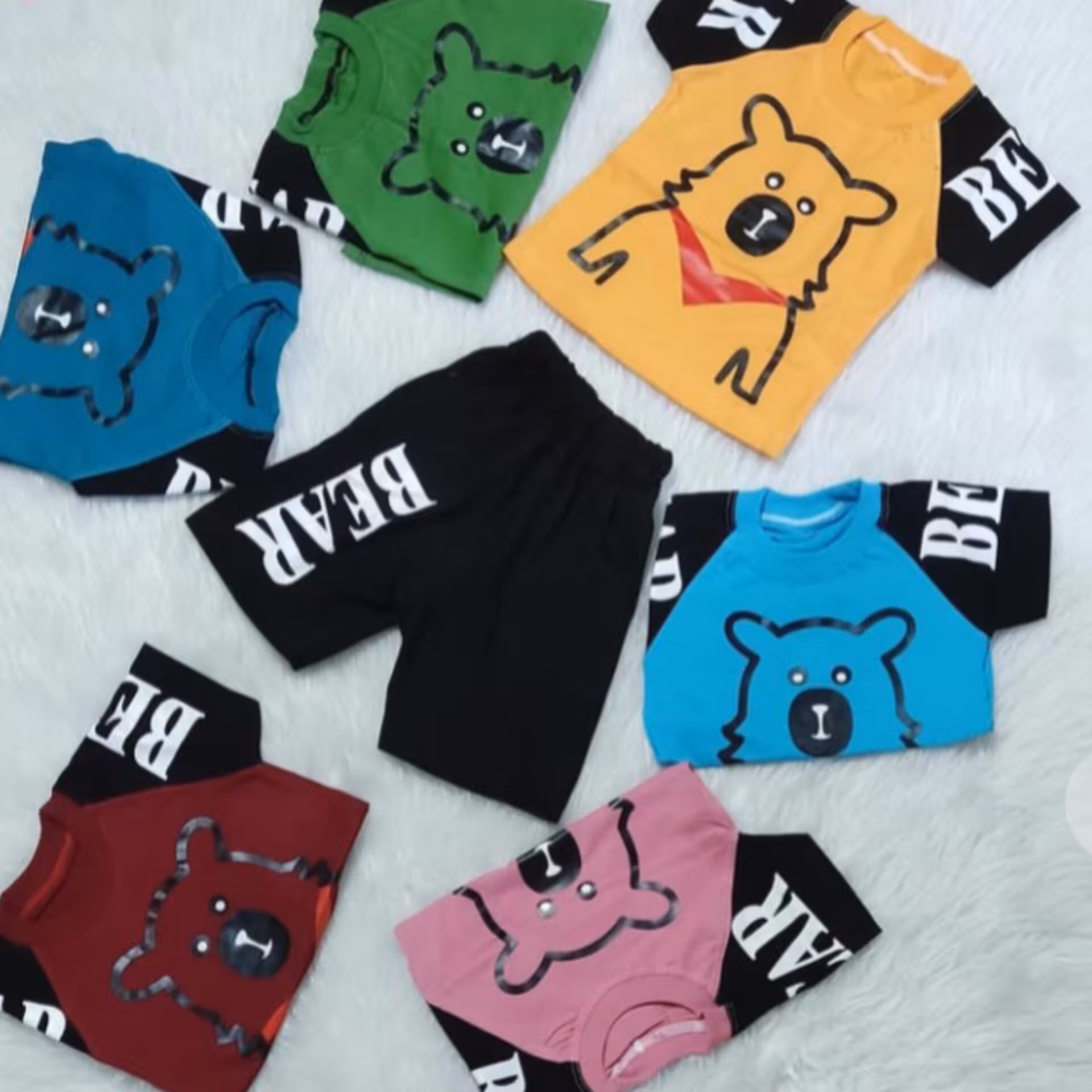 بلوز و شورت پسرانه دارای رنگبندی جنس نخ پنبه دارای سایز45و50