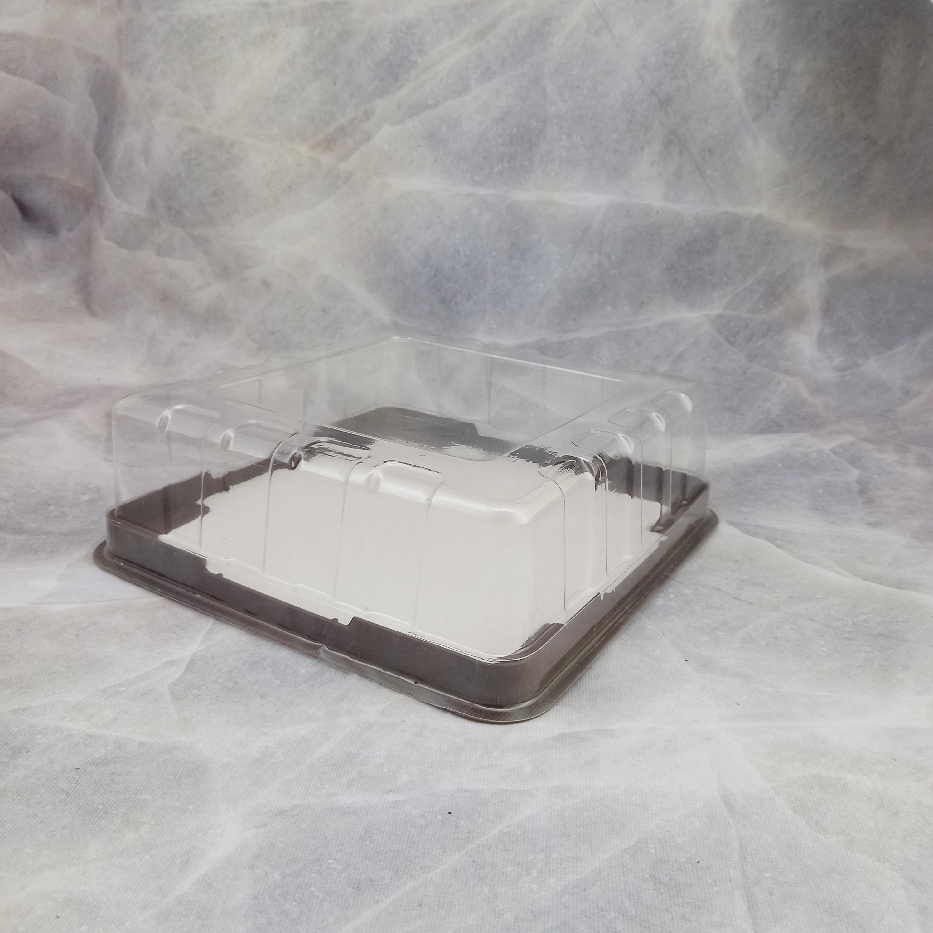 باکس کیک ( مربع متوسط کوتاه)