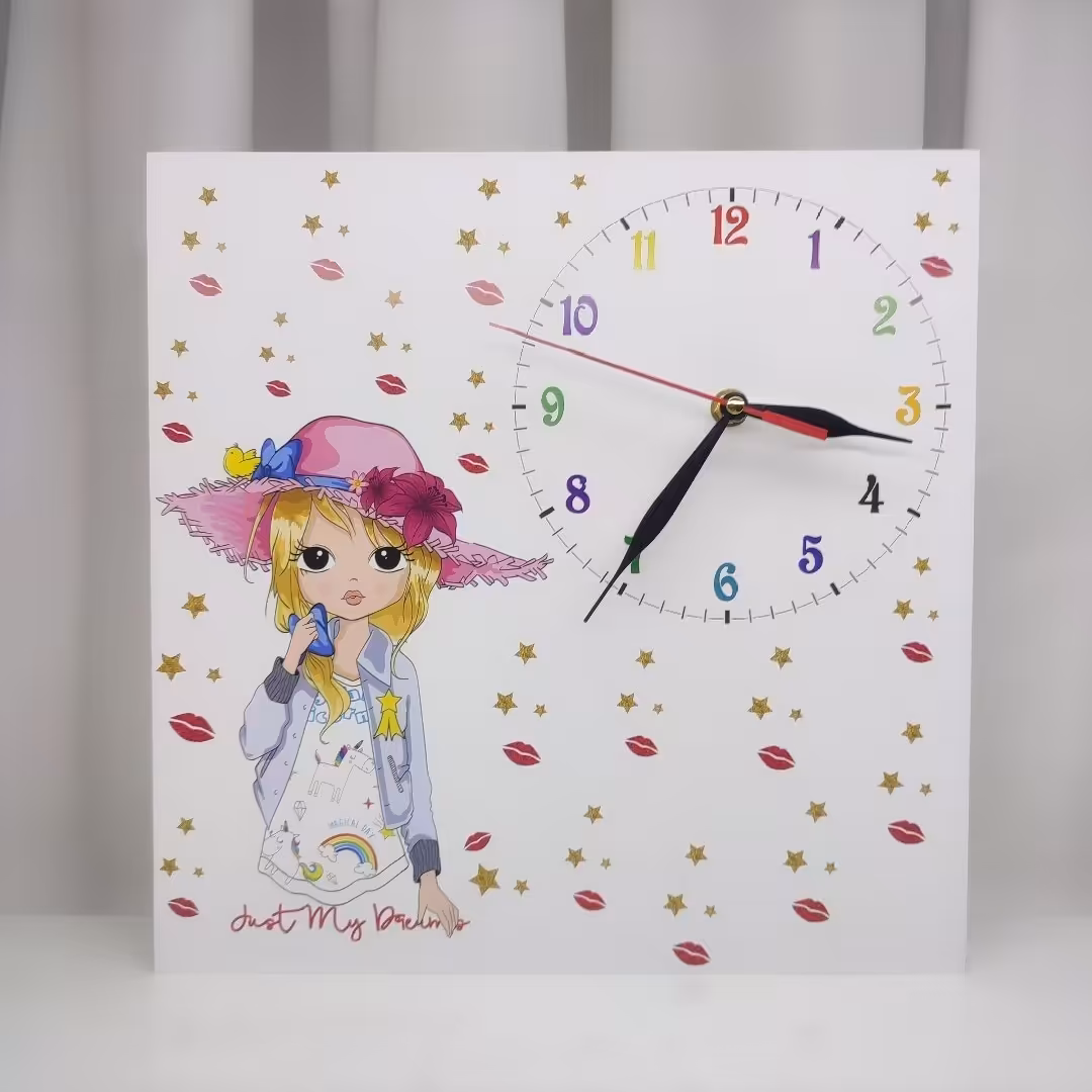 ساعت اتاق کودک طرح دختر و کلاه