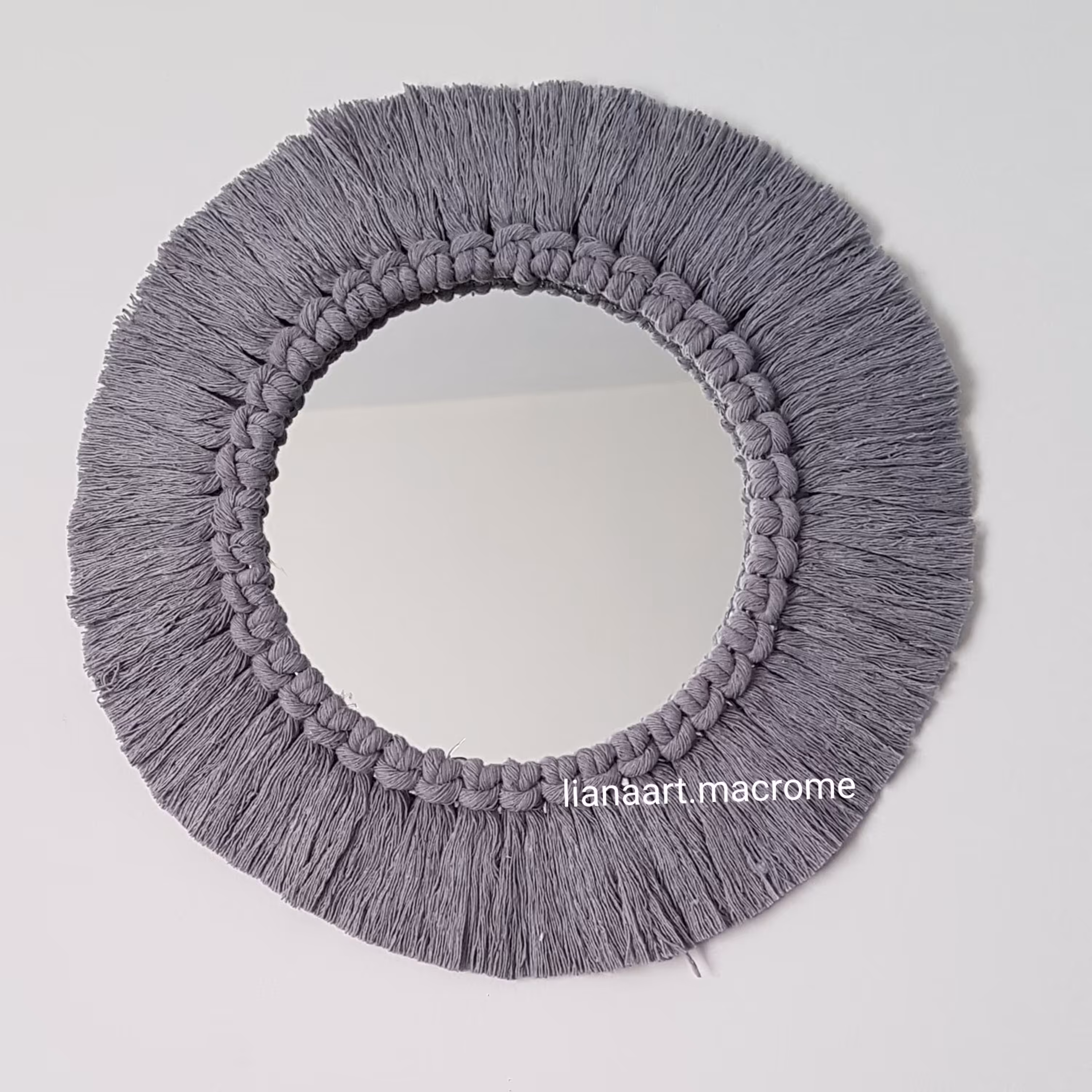 آینه مکرومه شیک قابل رنگبندی سایز کلی 25سانتی(پس کرایه)