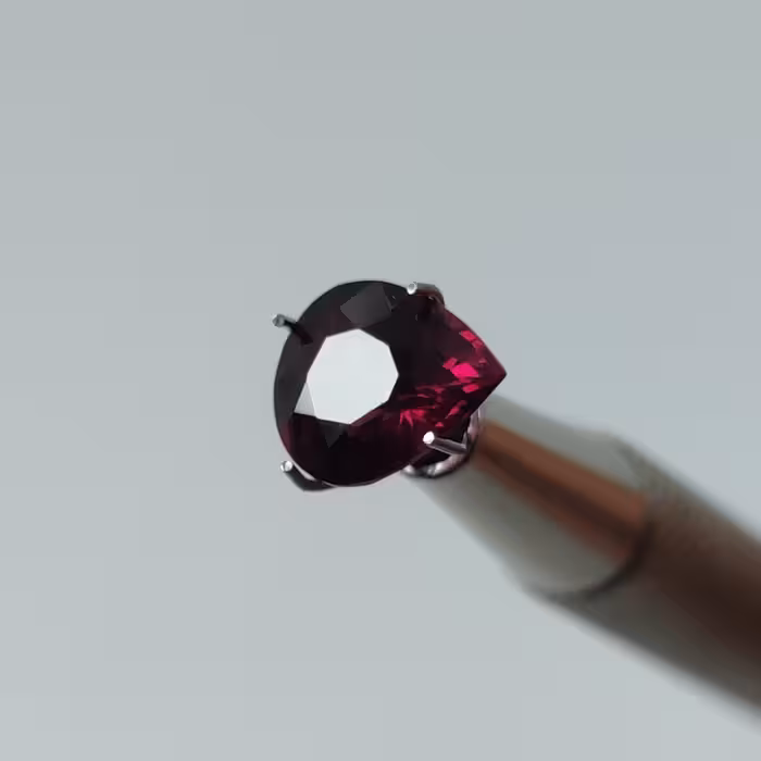 نگین گارنت رودولایت معدنی سریلانکا (کلاس جهانی) 