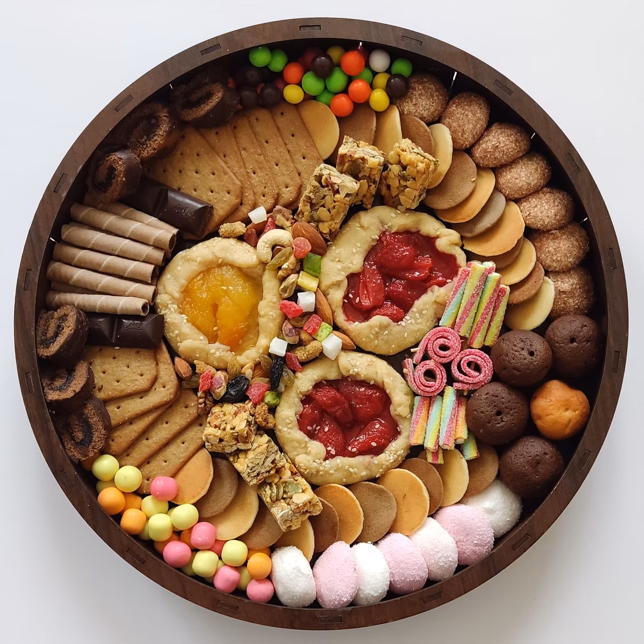 سینی مزه شیرین،مناسب برای6نفر،ارسال از طریق اسنپ هزینه ارسال به عهده مشتری