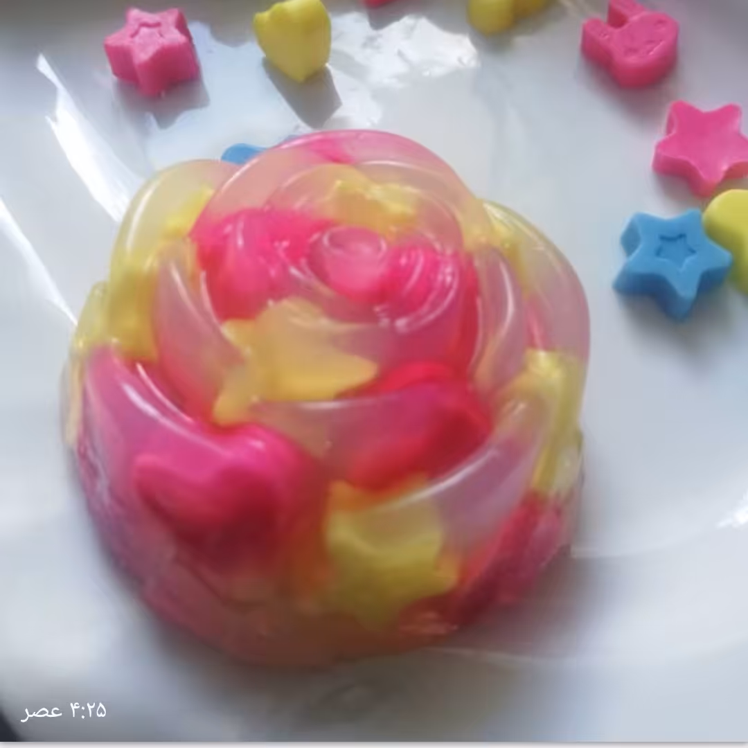 صابون گلیسرینه دست و صورت طرح گل  که توش کلی صابون کوچک و رنگیه