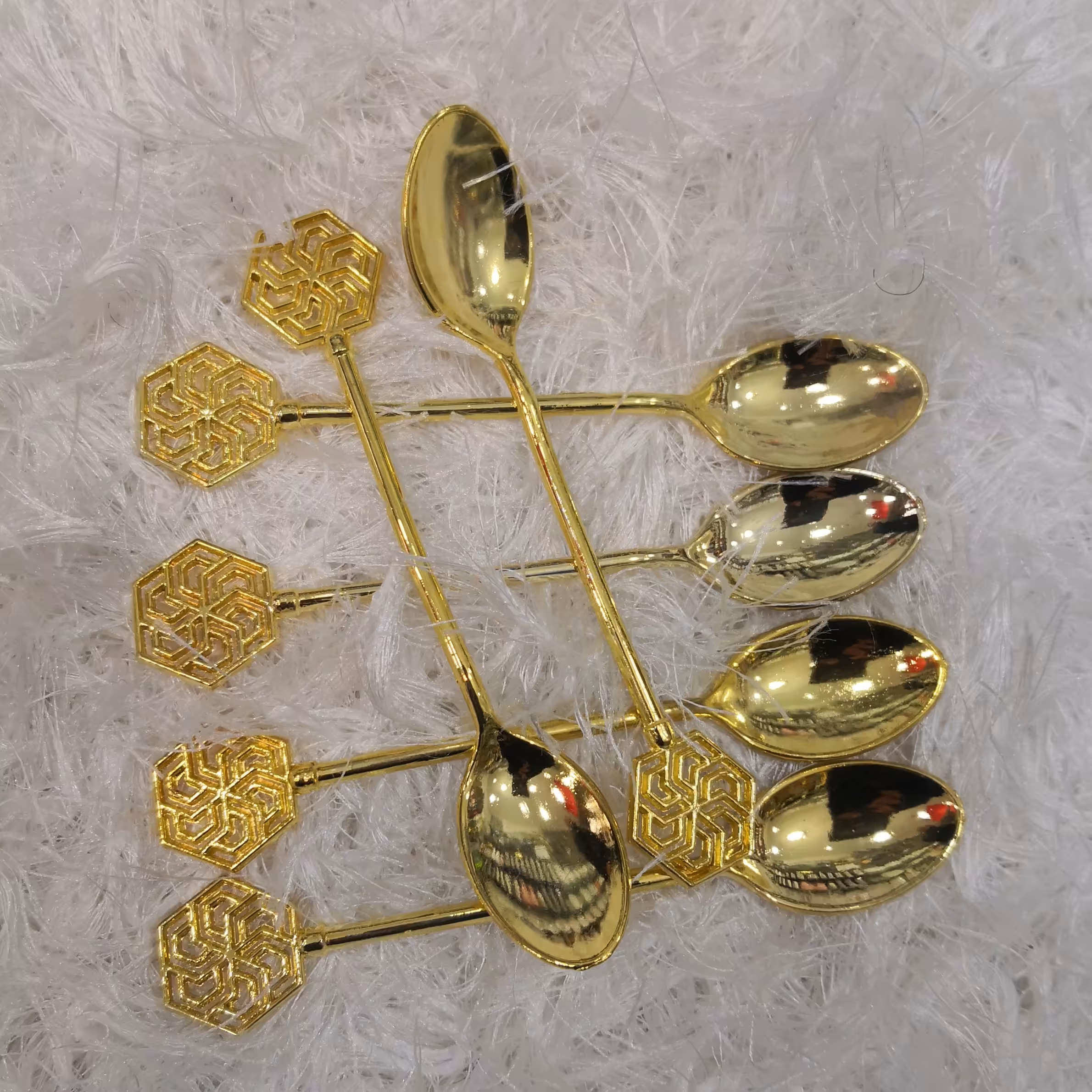 قاشق چایخوری طلایی رنگ ثابت 