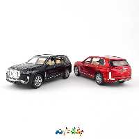 اسباب بازی ماشین فلزی بی ام و BMW x7  چهار درب طول 14سانت 