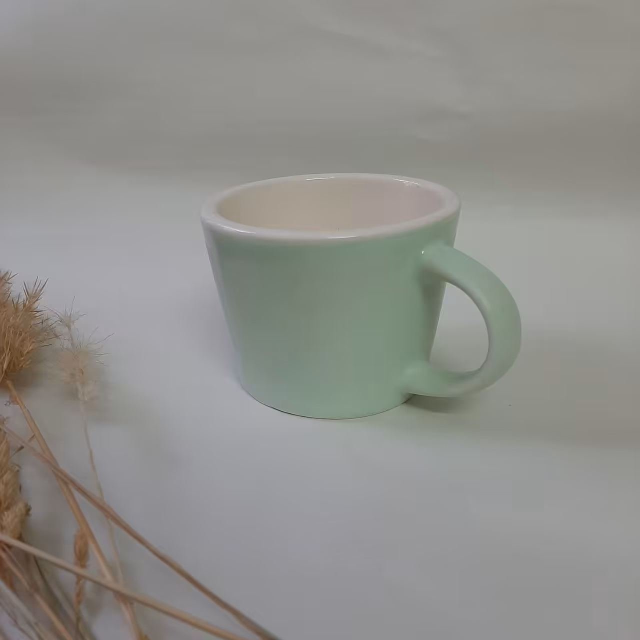 ماگ دست ساز سرامیکی رنگ  سبز مات ساده 