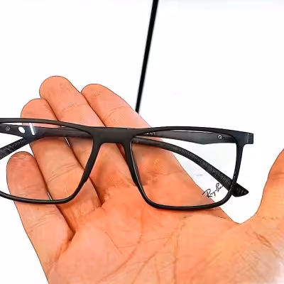 عینک طبی سبک