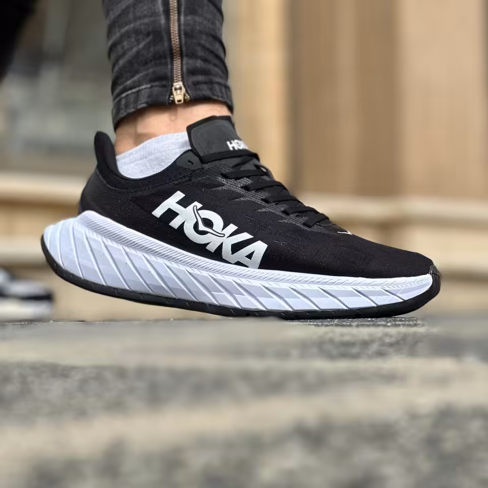 کتونی حرفه ای  مردانه هوکا مدل Carbon X2 بسیار نرم و راحت مناسب دویدن و پیاده روی طولانی