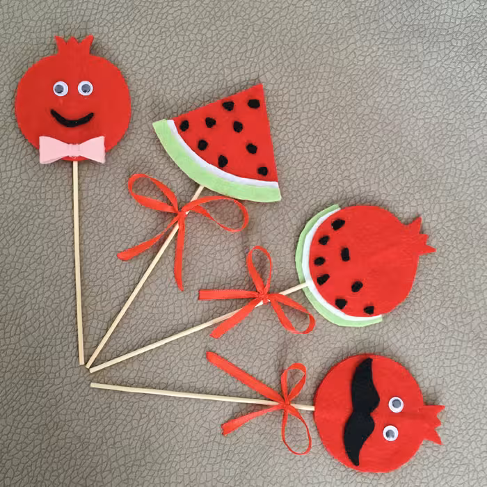 گیفت نمدی یلدا به شکل انار و هندوانه مناسب برای کودکان 