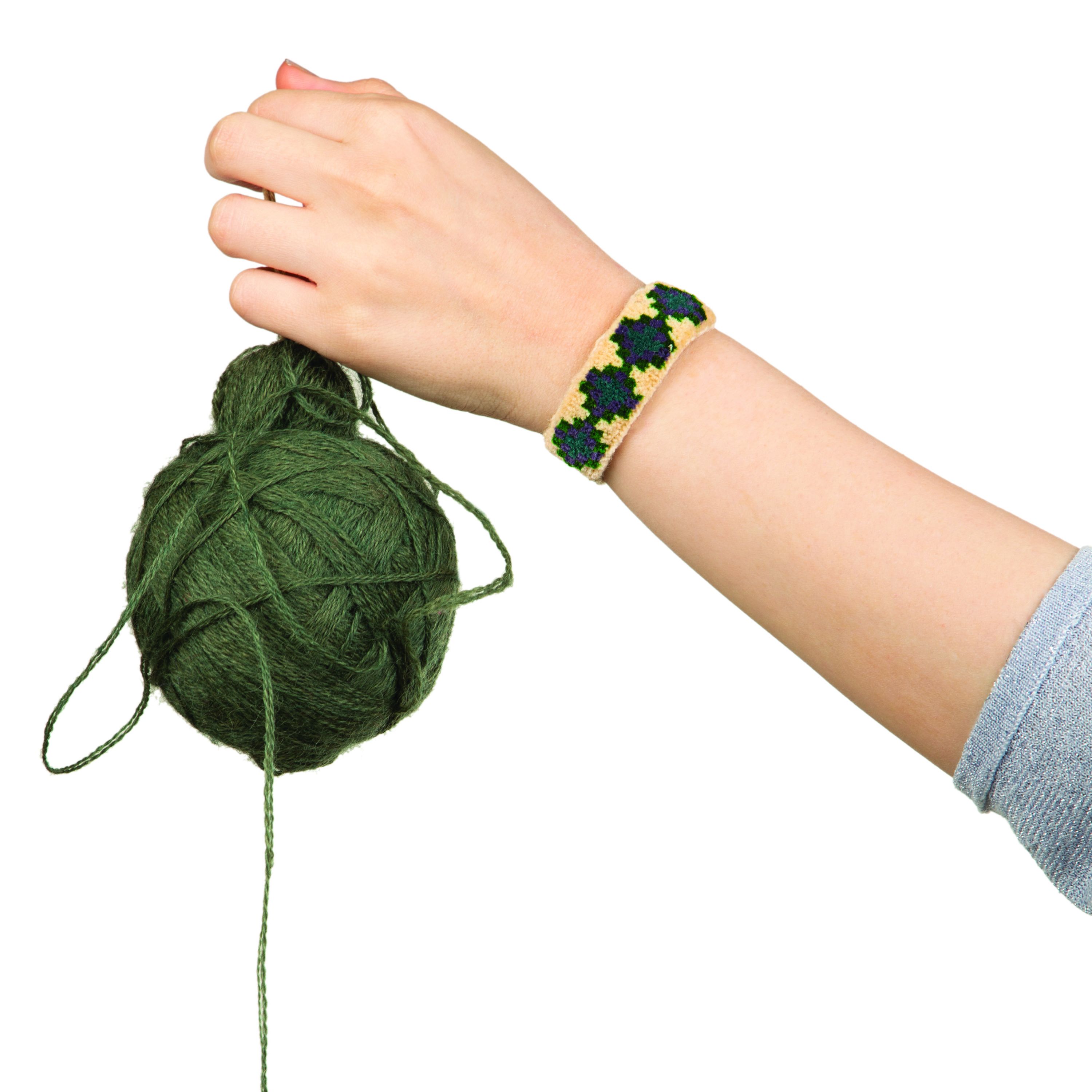 دستبند فرش دستباف مدل قشقایی