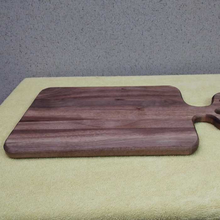 تخته گوشت طرح برگ، چوب گردو درجه یک، روغن گیاهی و قابل شستشو 