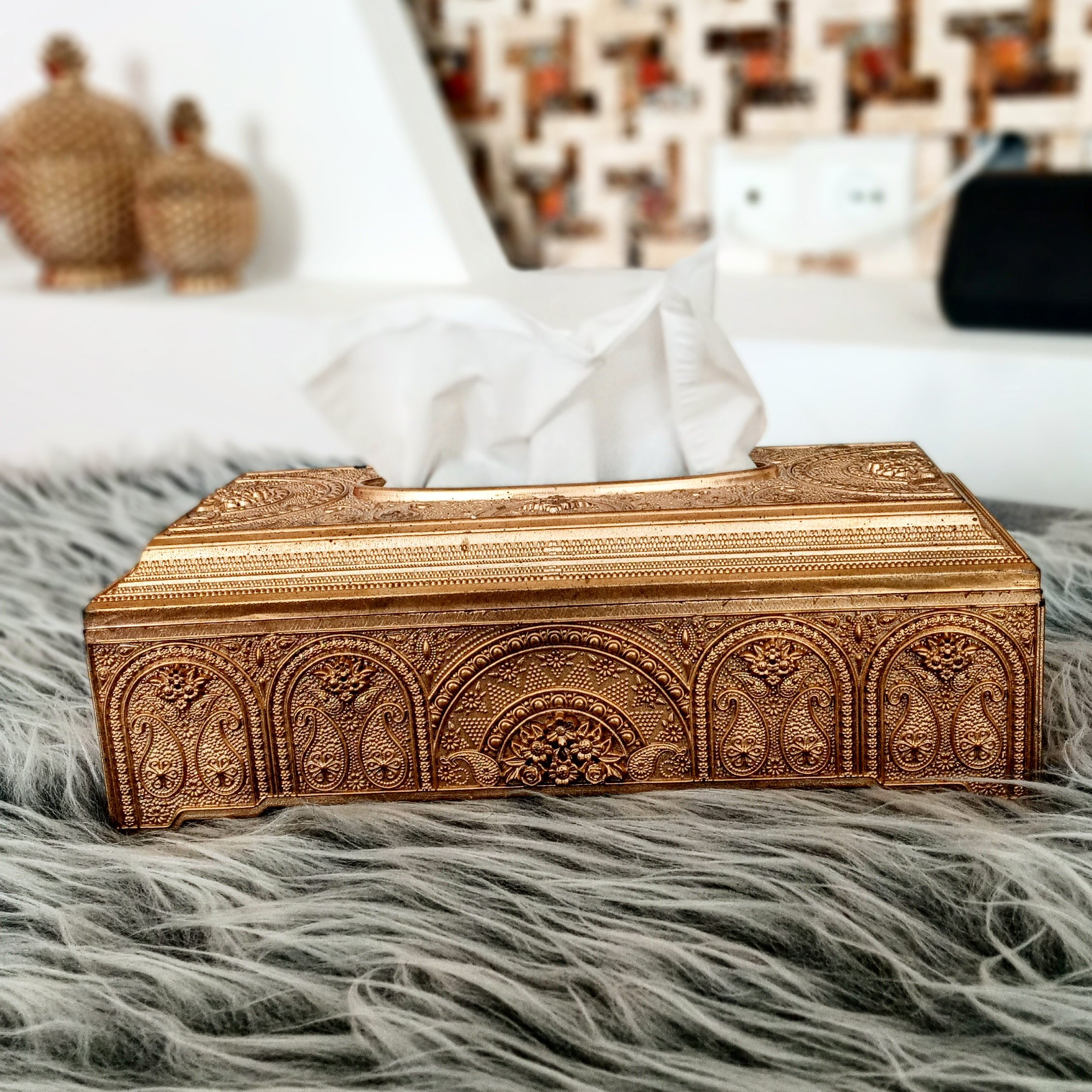 جا دستمالی پلاستیکی در دو رنگ طلایی و نقره ای