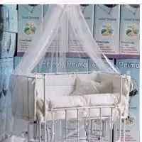 گهواره و تخت کنار مادر پرشیا