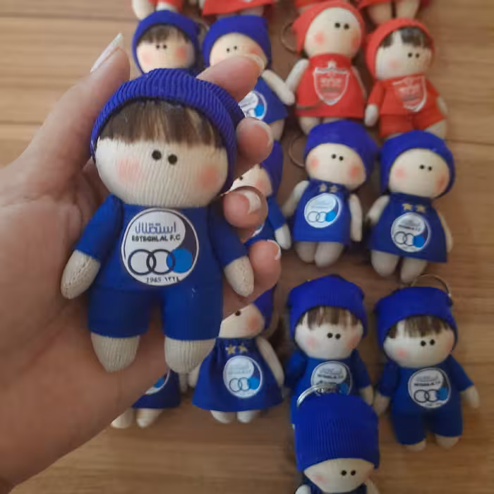 عروسک جاکلیدی.جاسوئیچی.آویز استقلالی.آویز پرسپولیسی.عروسک پرسپولیس عروسک کوچولو عروسک عمده.دستساز  8سانتی قابل شستشو