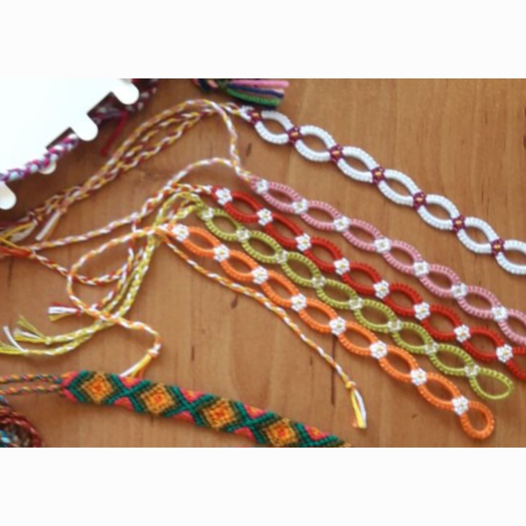 دستبند بافت طرح گل