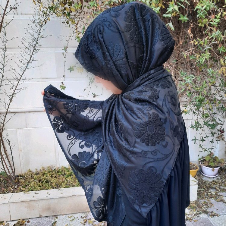 شال مشکی مجلسی