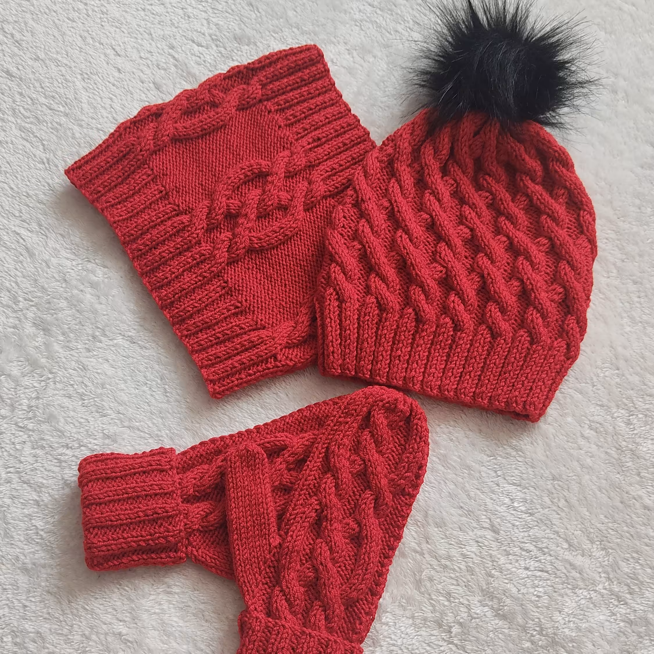 کلاه و شالگردن و دستکش اسپرت