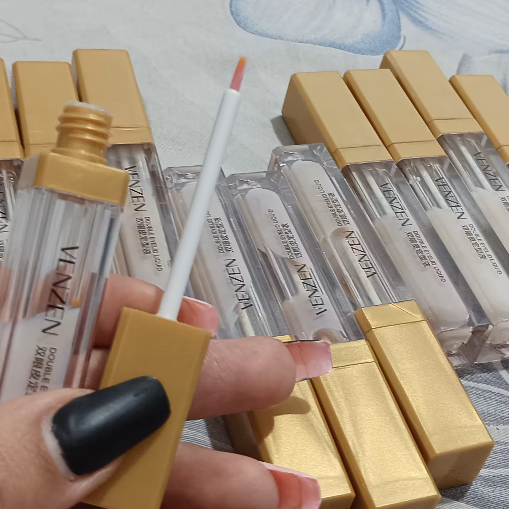 چسب مایع لیفت پلک 