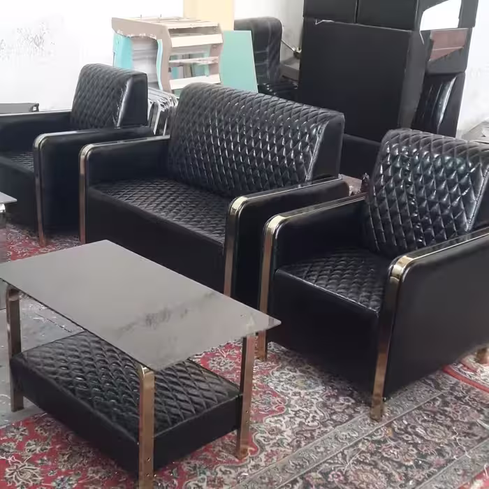 مبل. پاندا.   هزینه ارسال با مشتری است و موقع تحویل دریافت میشود 