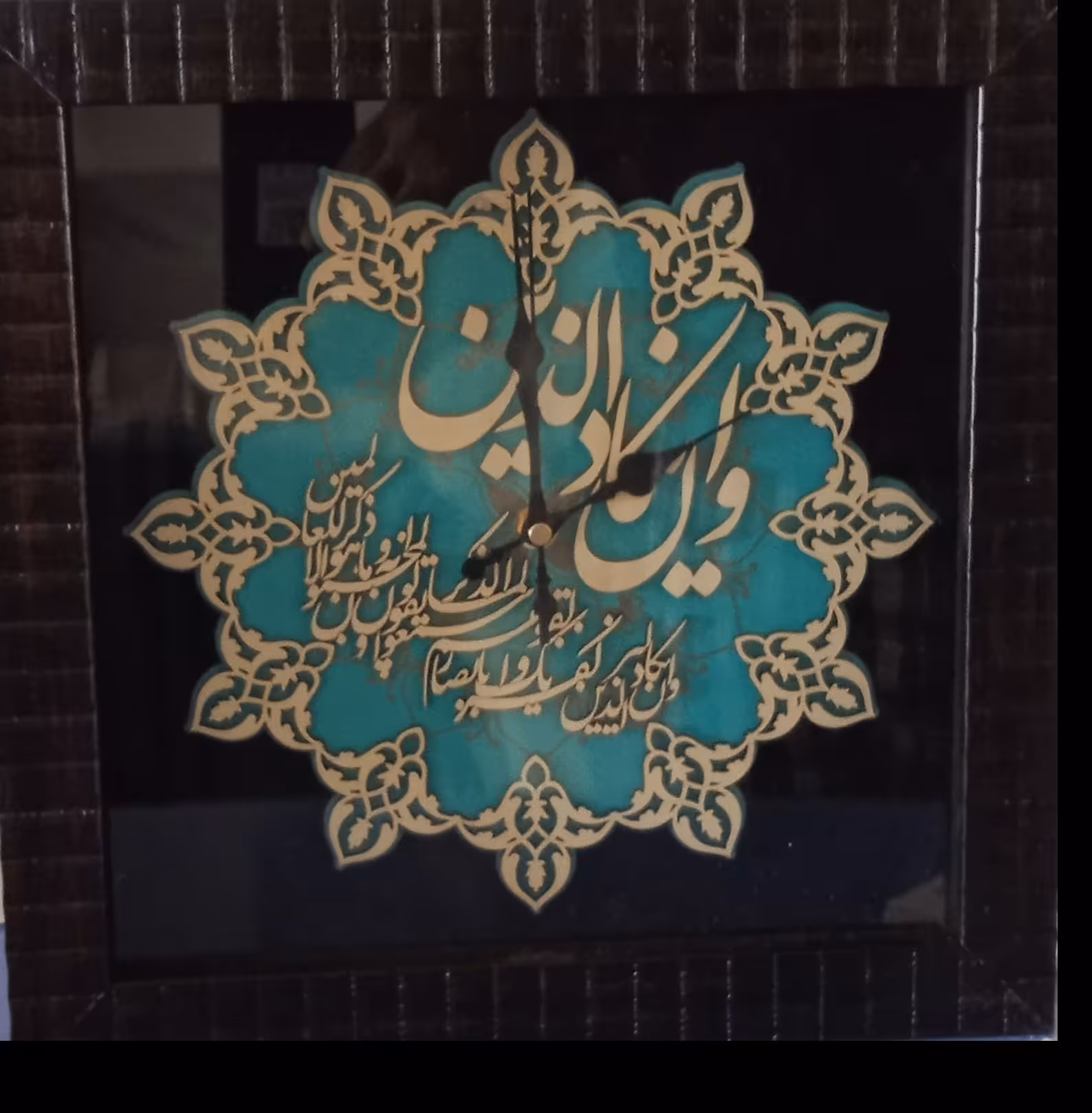 ساعت منبت چوبی  زیبا