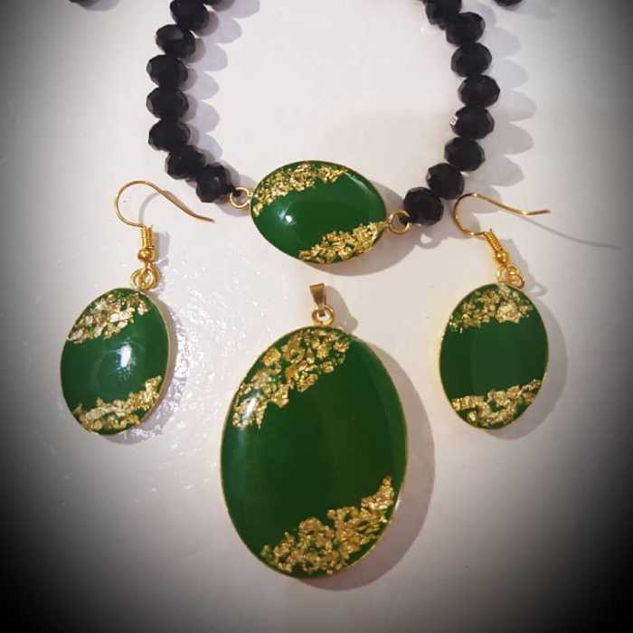 ست زیورآلات رنگ سبز با کفه برنجی و رنگ ثابت
