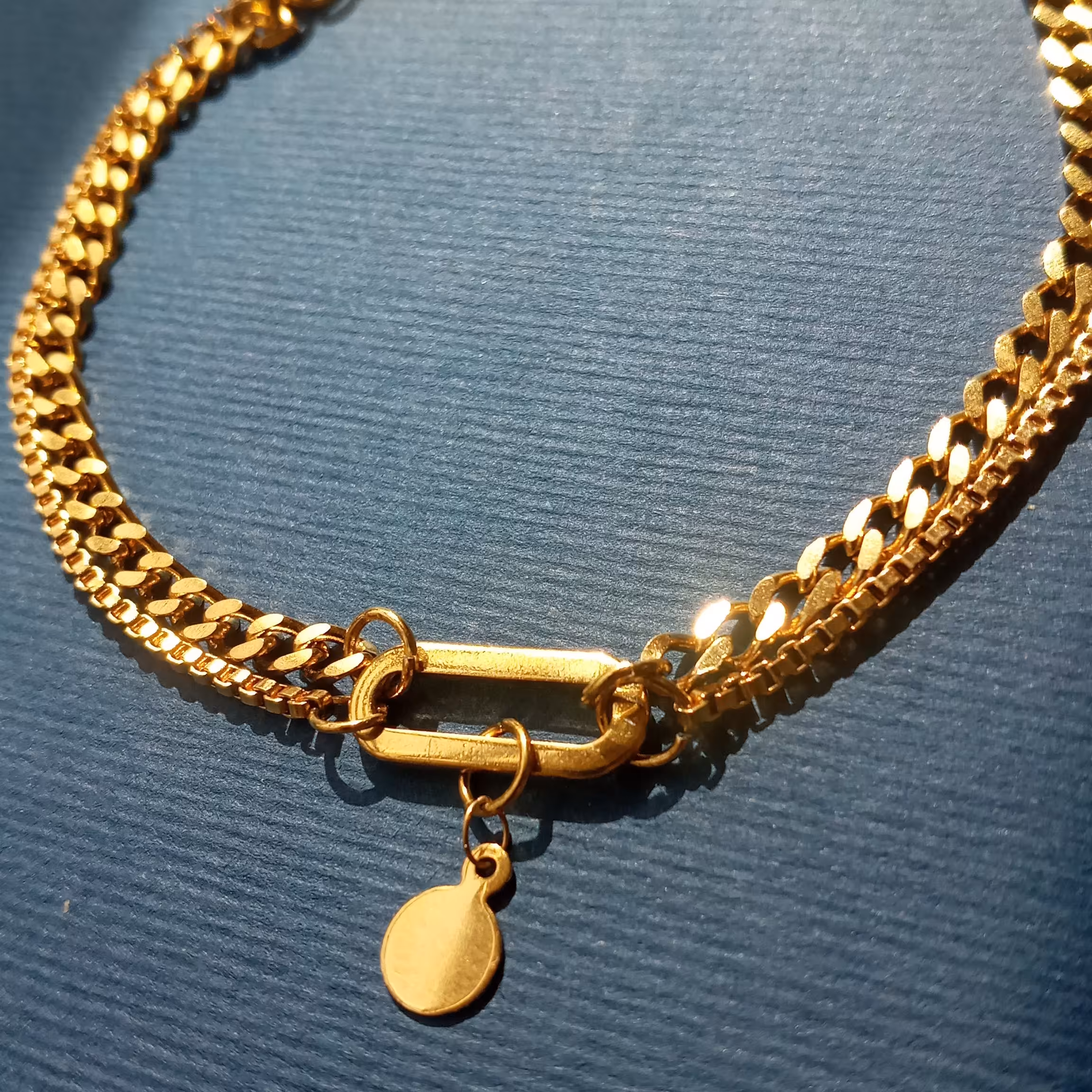 دستبند استیل دو لاین ،  رنگ ثابت ، موجود در طرح های مختلف، ضدحساسیت