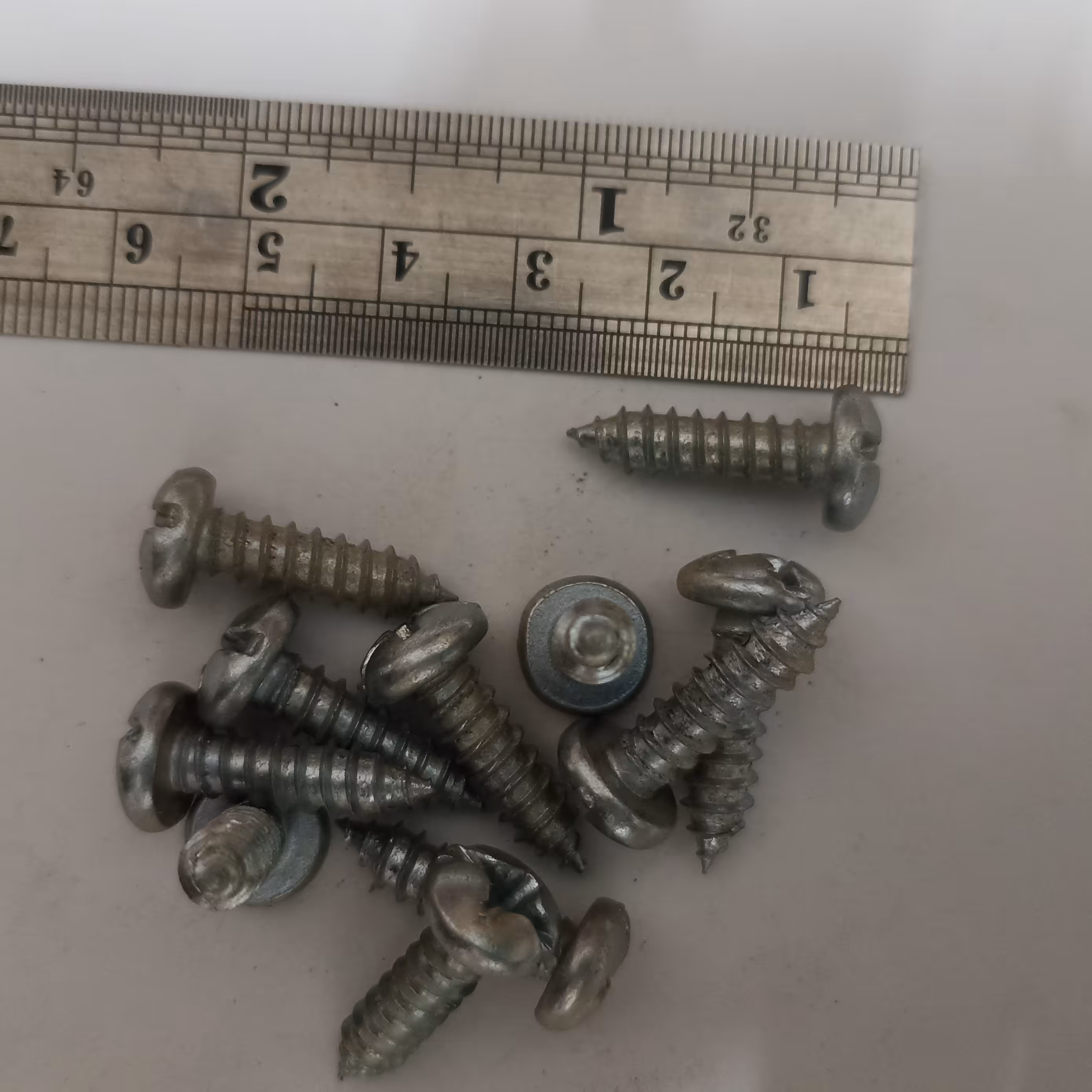 پیچ آهن کد23بسته 10عددی