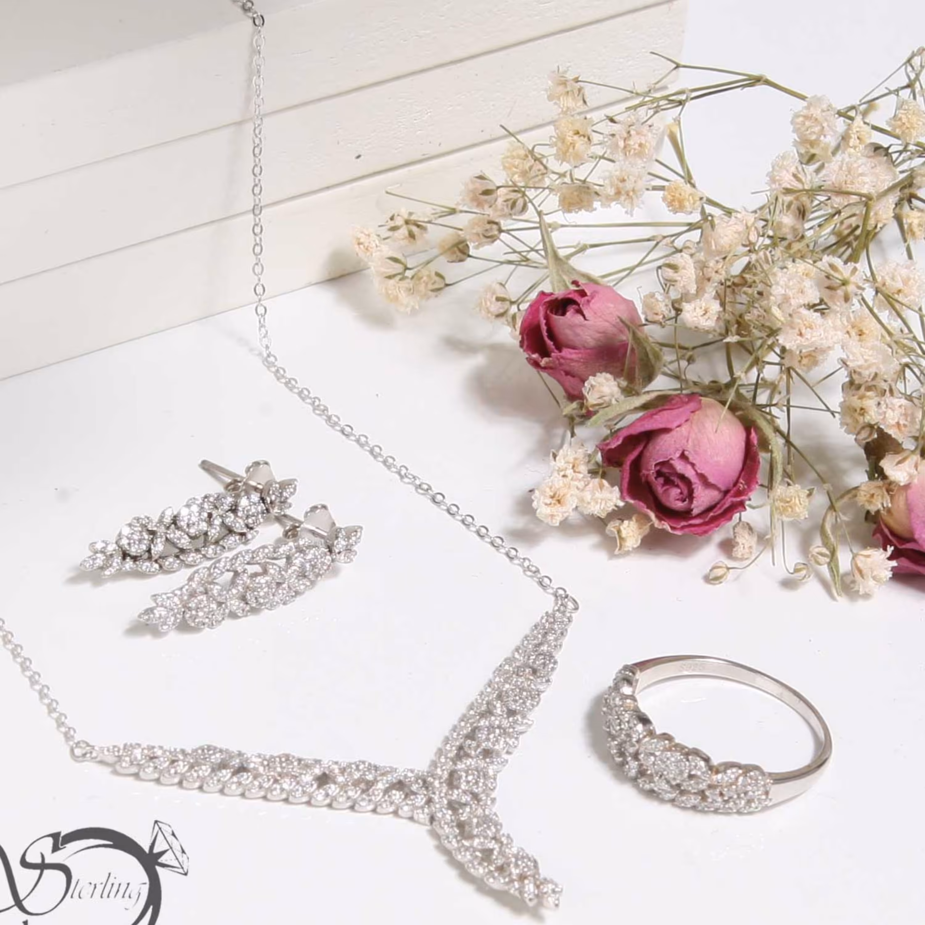 سرویس نقره طرح آویز نگین دار رنگ ثابت کد4458