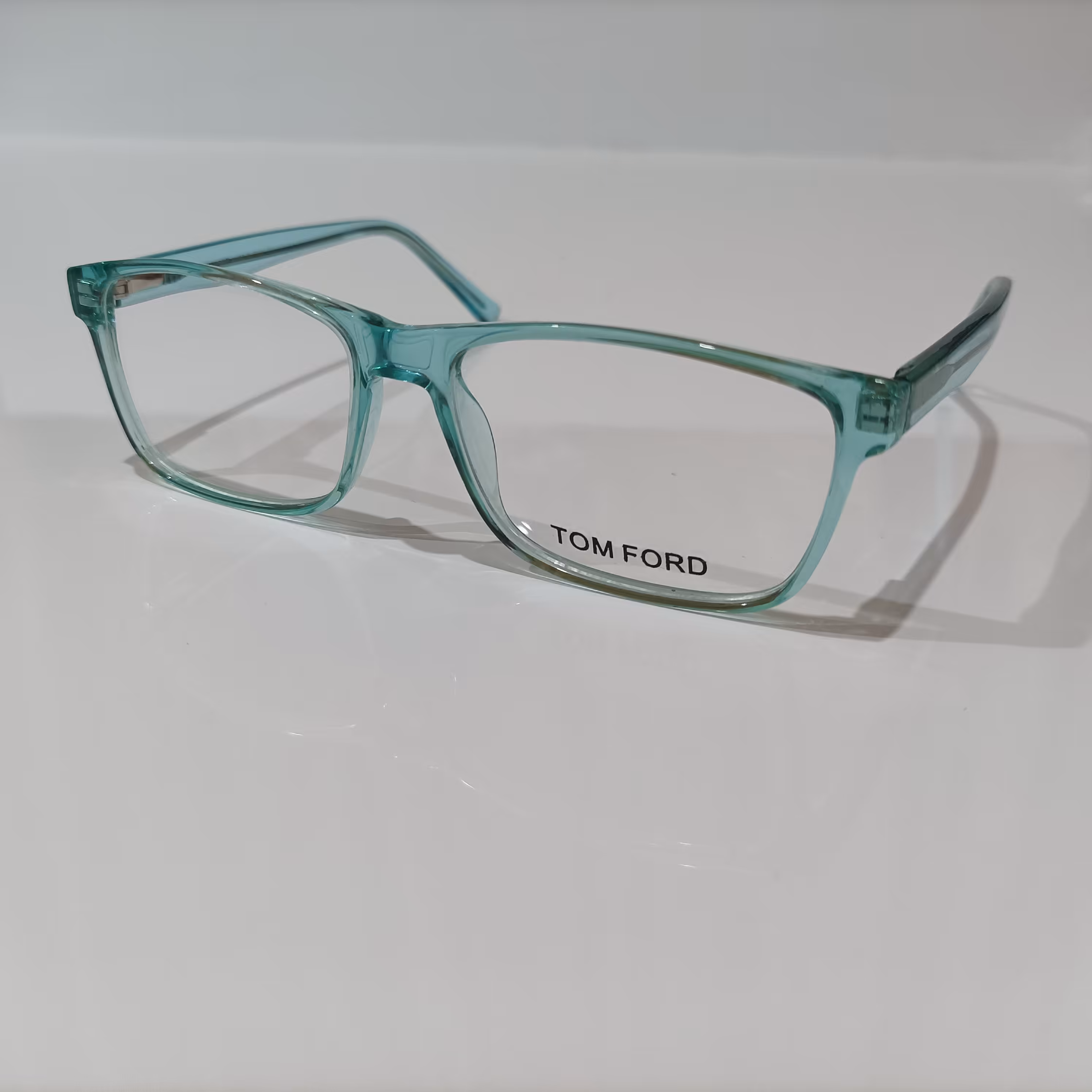 فریم عینک کائوچویی کد A6 مدل TOM FORD با دسته های فنردار 