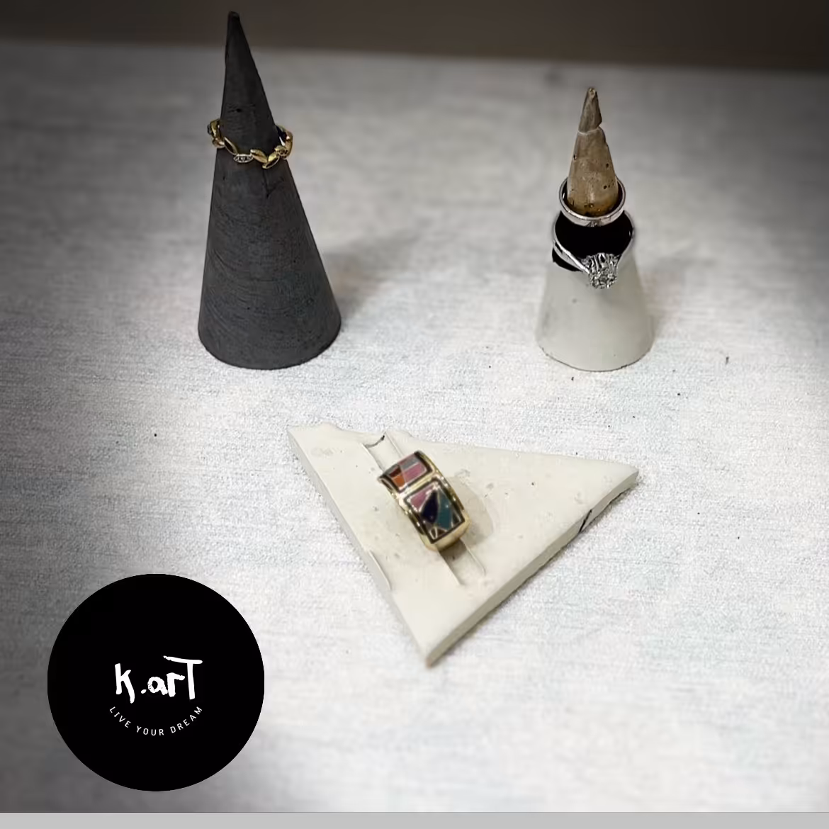 جا انگشتری سنگی