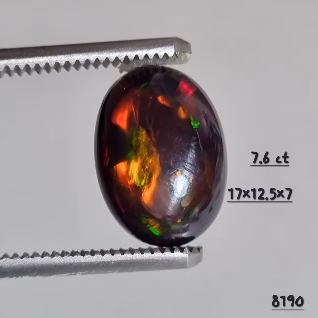 نگین اوپال سیاه اتیوپی هفت رنگ وزن 7.6 قیراط کد 8190